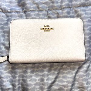 Coach Pebble Leather Medium Zip Around Wallet, Chalk